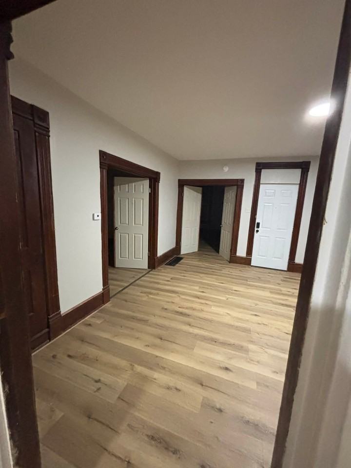 453 Wayne St #1 - Photo 5 of 7