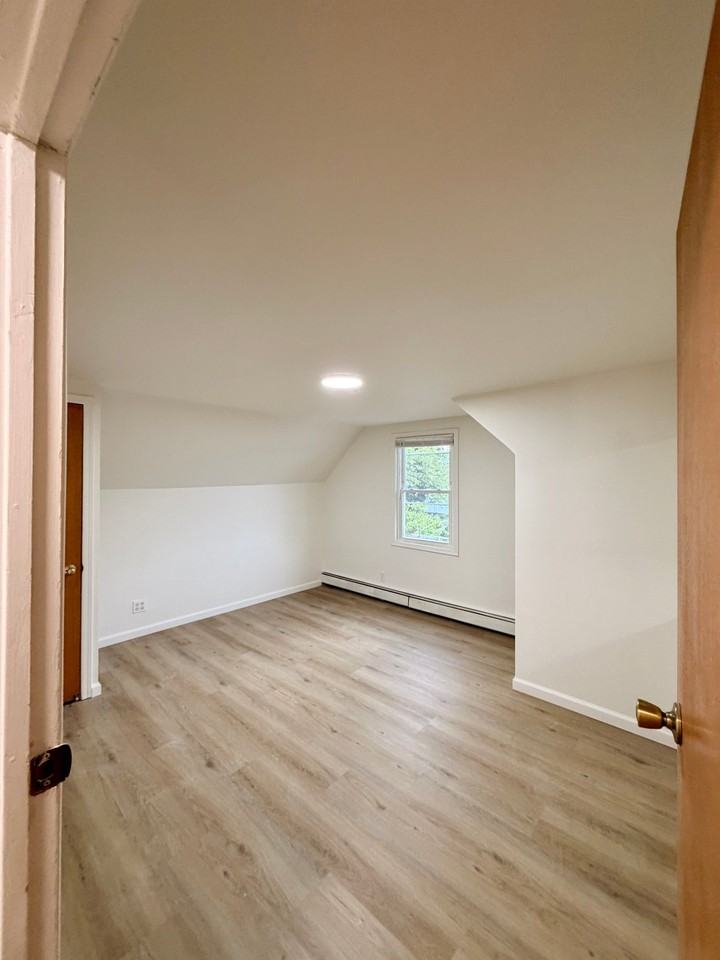 512 Nassau Blvd #1B