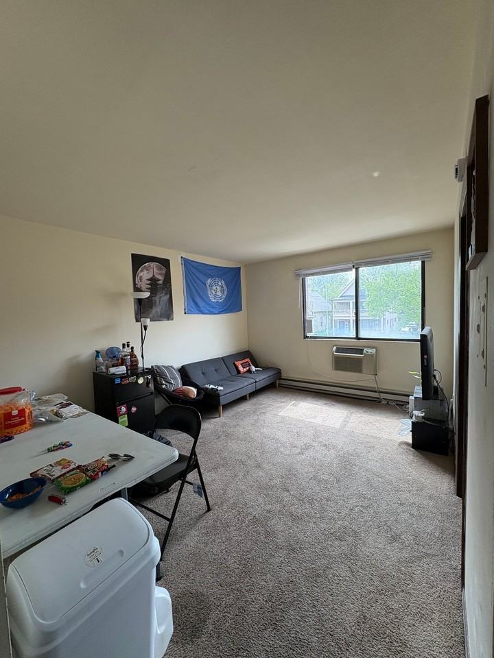 111 S Bassett St #202 - Photo 4 of 4