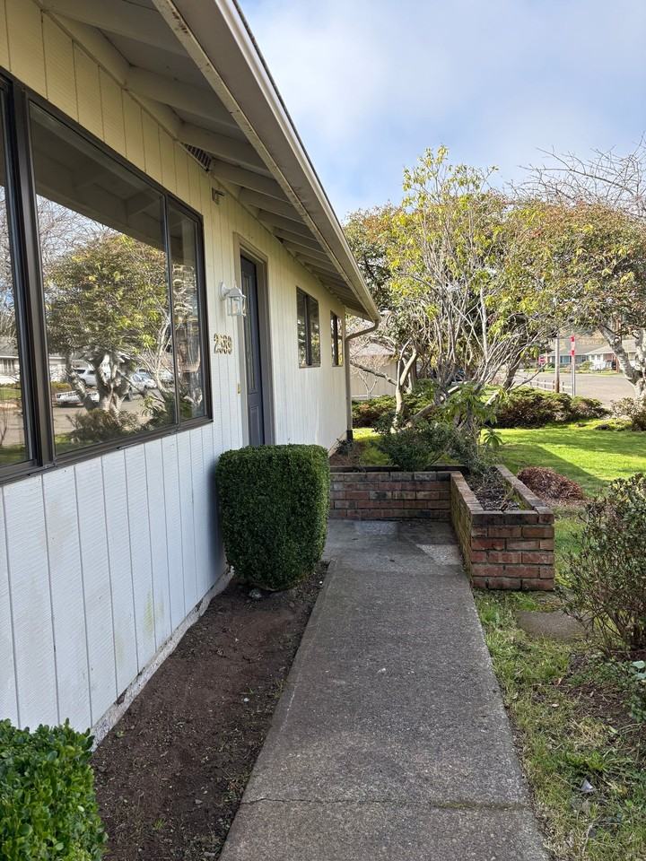 2589 14th St - Photo 2 of 18