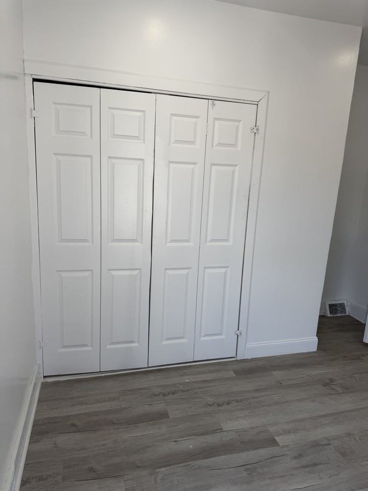 415 S 10th St #2 - Photo 4 of 10