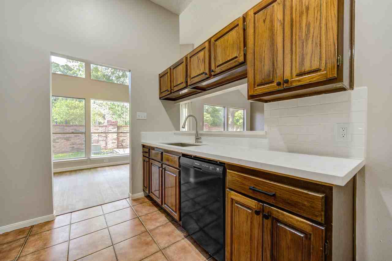 8418 Mosshang Ct - Photo 6 of 20