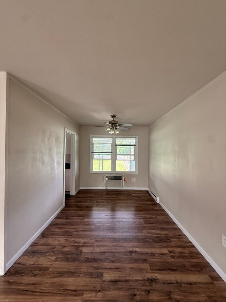 1520 Mahan Ave - Photo 4 of 25
