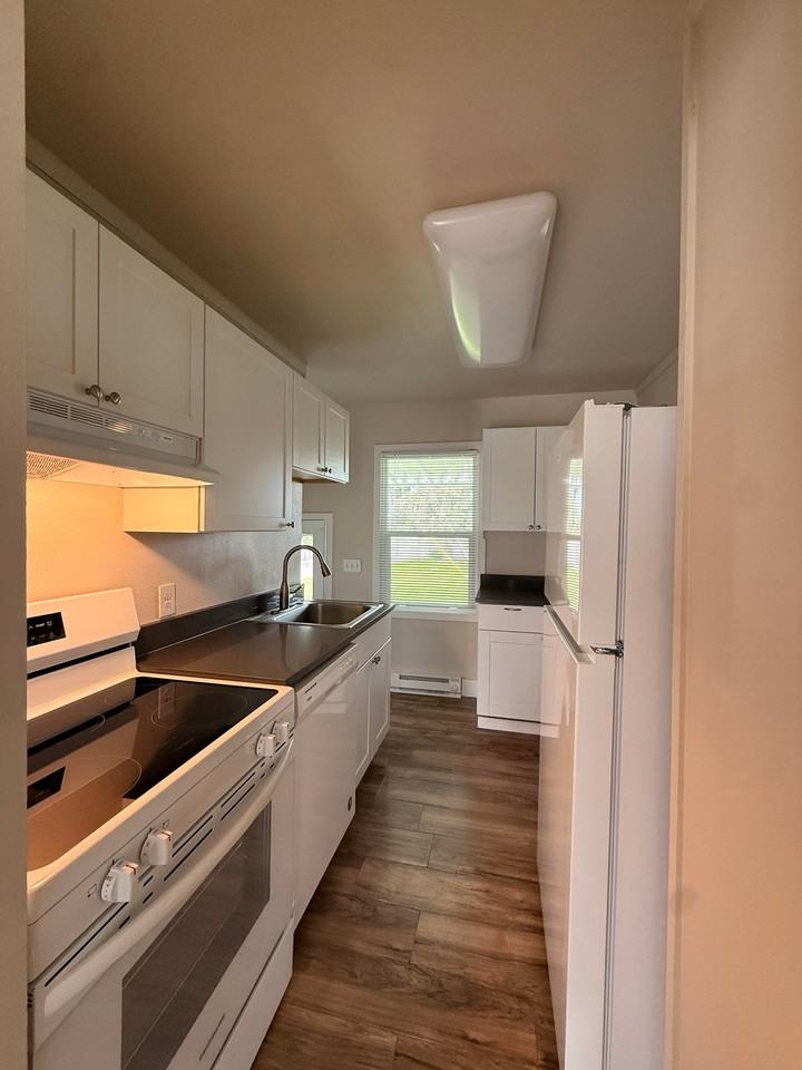 1520 Mahan Ave - Photo 7 of 25