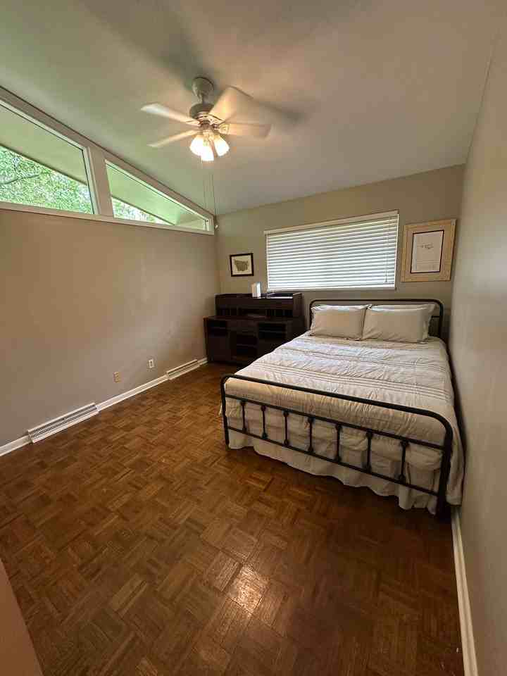 225 Maxfield Dr - Photo 4 of 20
