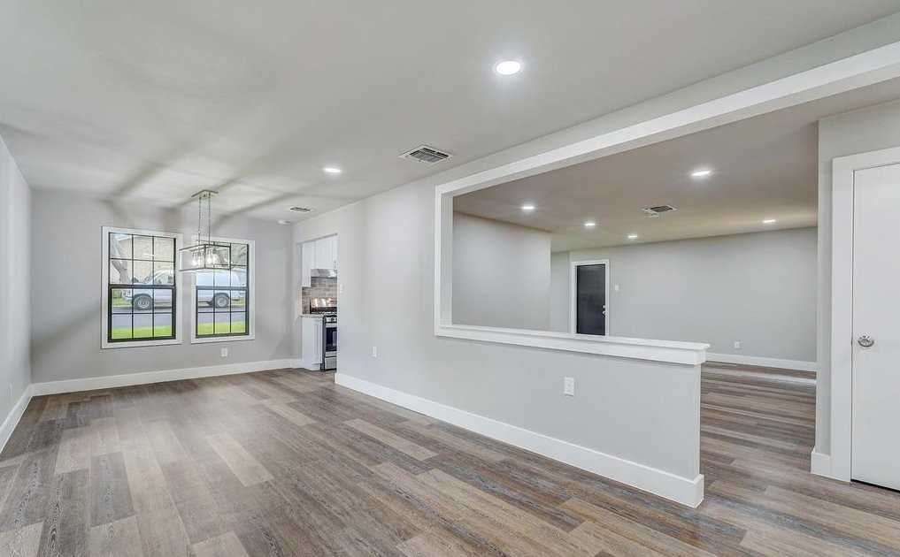 850 Timber Dr - Photo 3 of 16