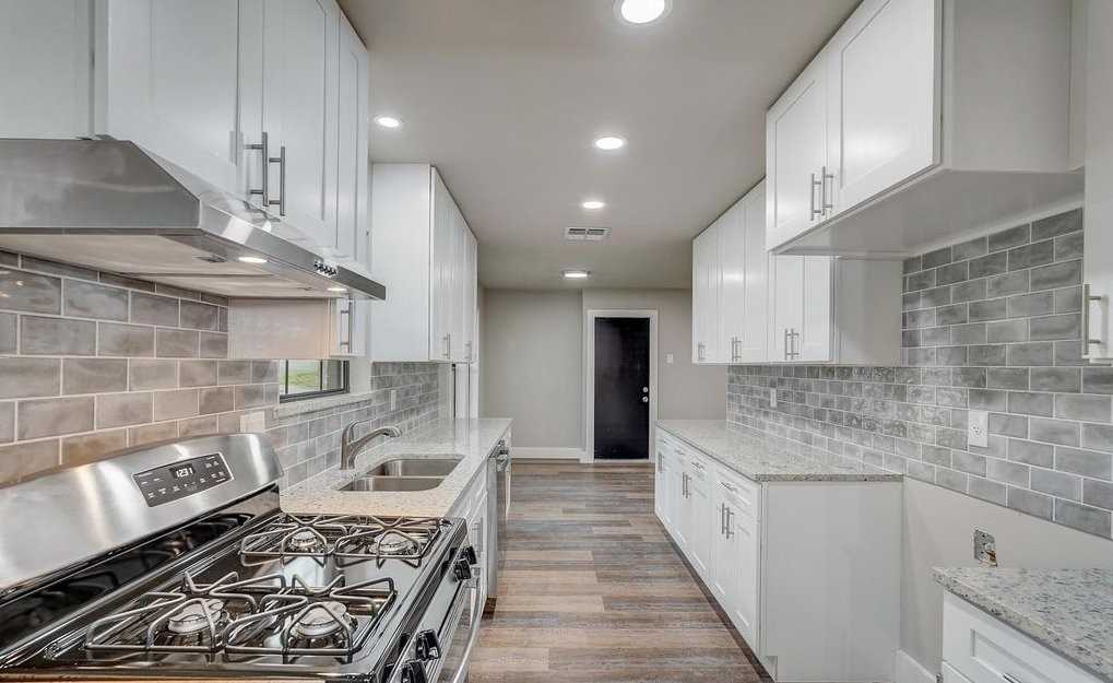 850 Timber Dr - Photo 5 of 16