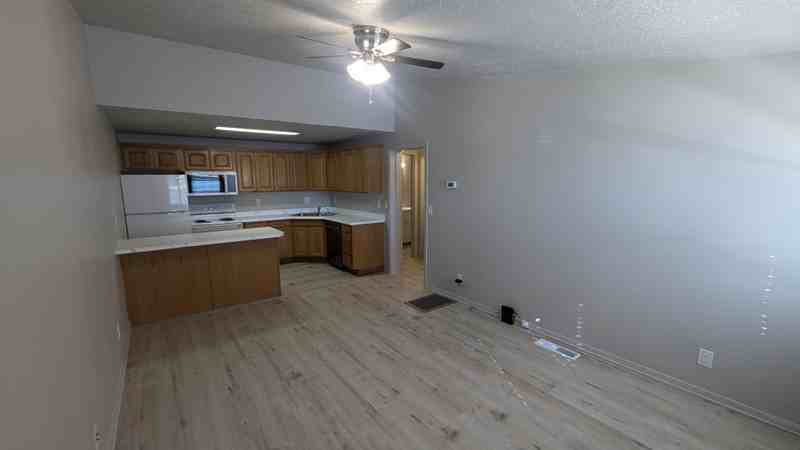 600 Ne - Photo 2 of 13