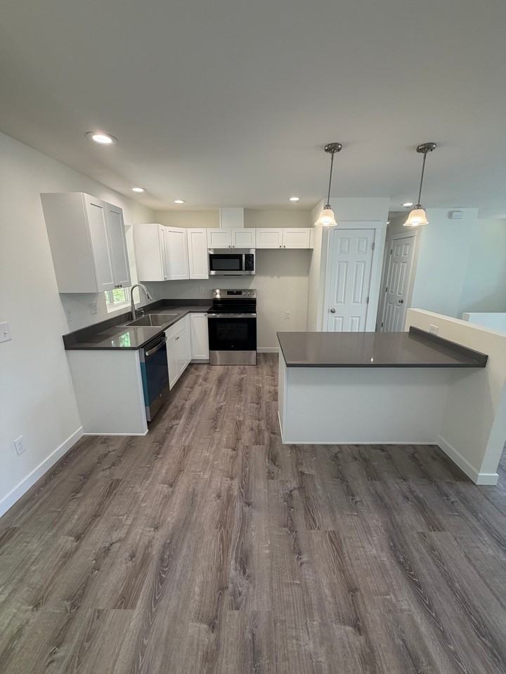 8867 Old Military Rd Ne - Photo 3 of 14