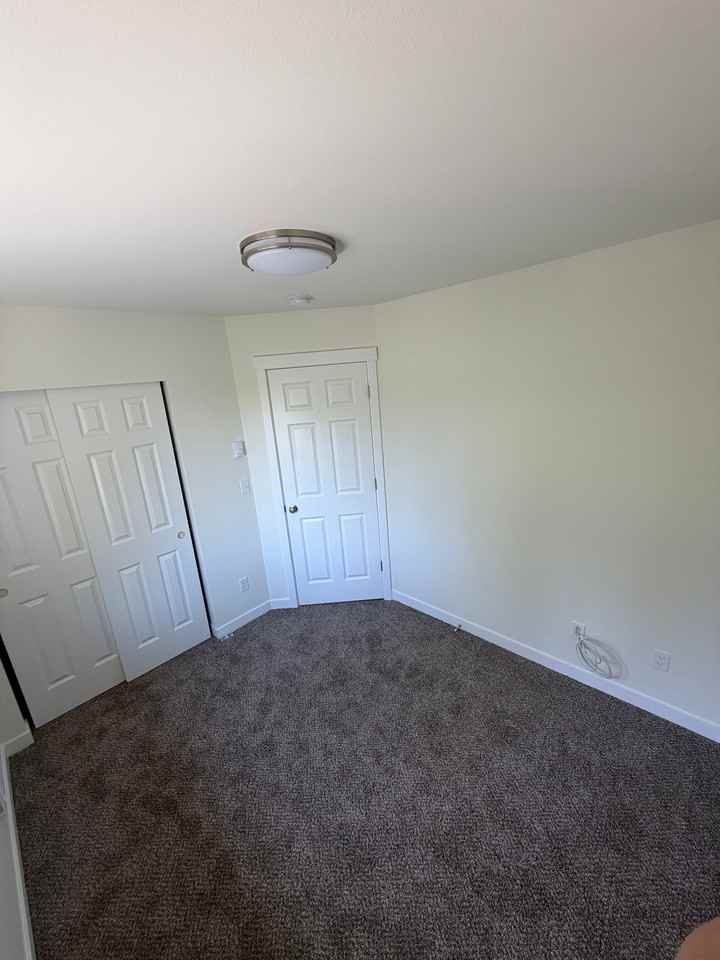 8867 Old Military Rd Ne - Photo 5 of 14