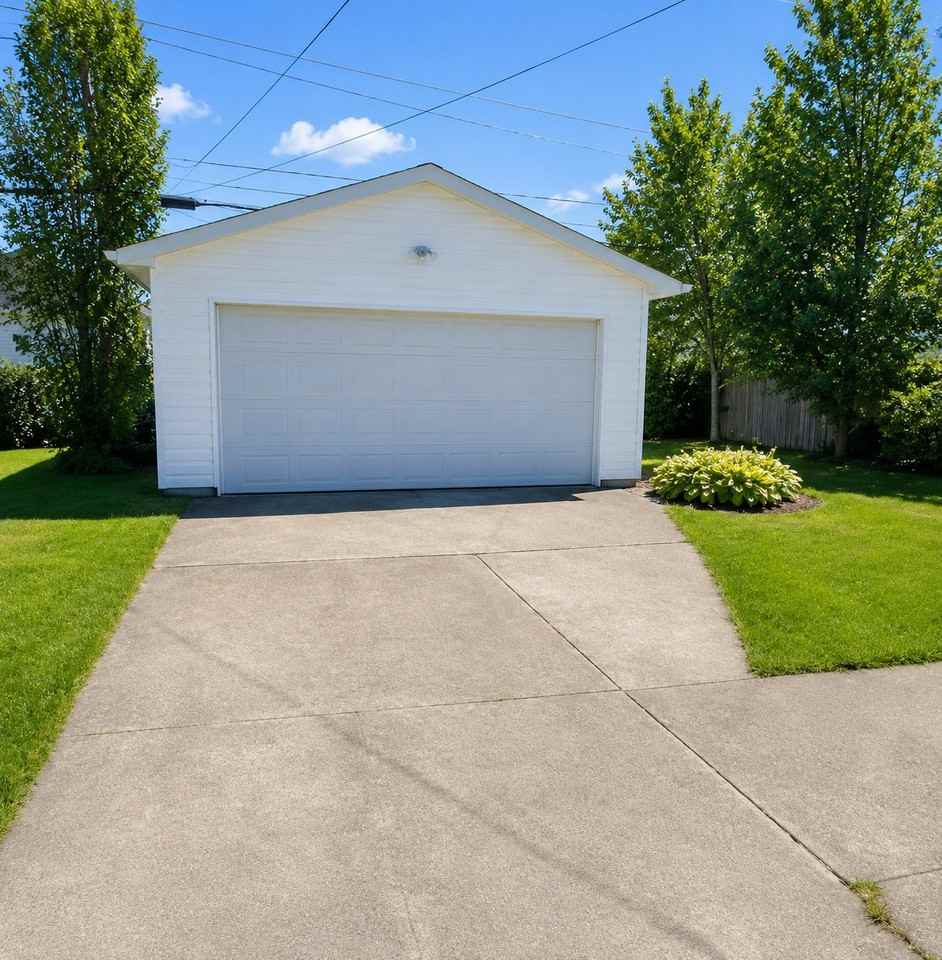 3415 Center Dr - Photo 4 of 19