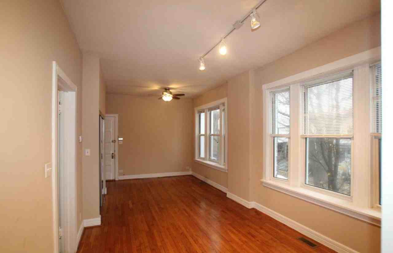 1741 W Byron St #2 - Photo 4 of 16