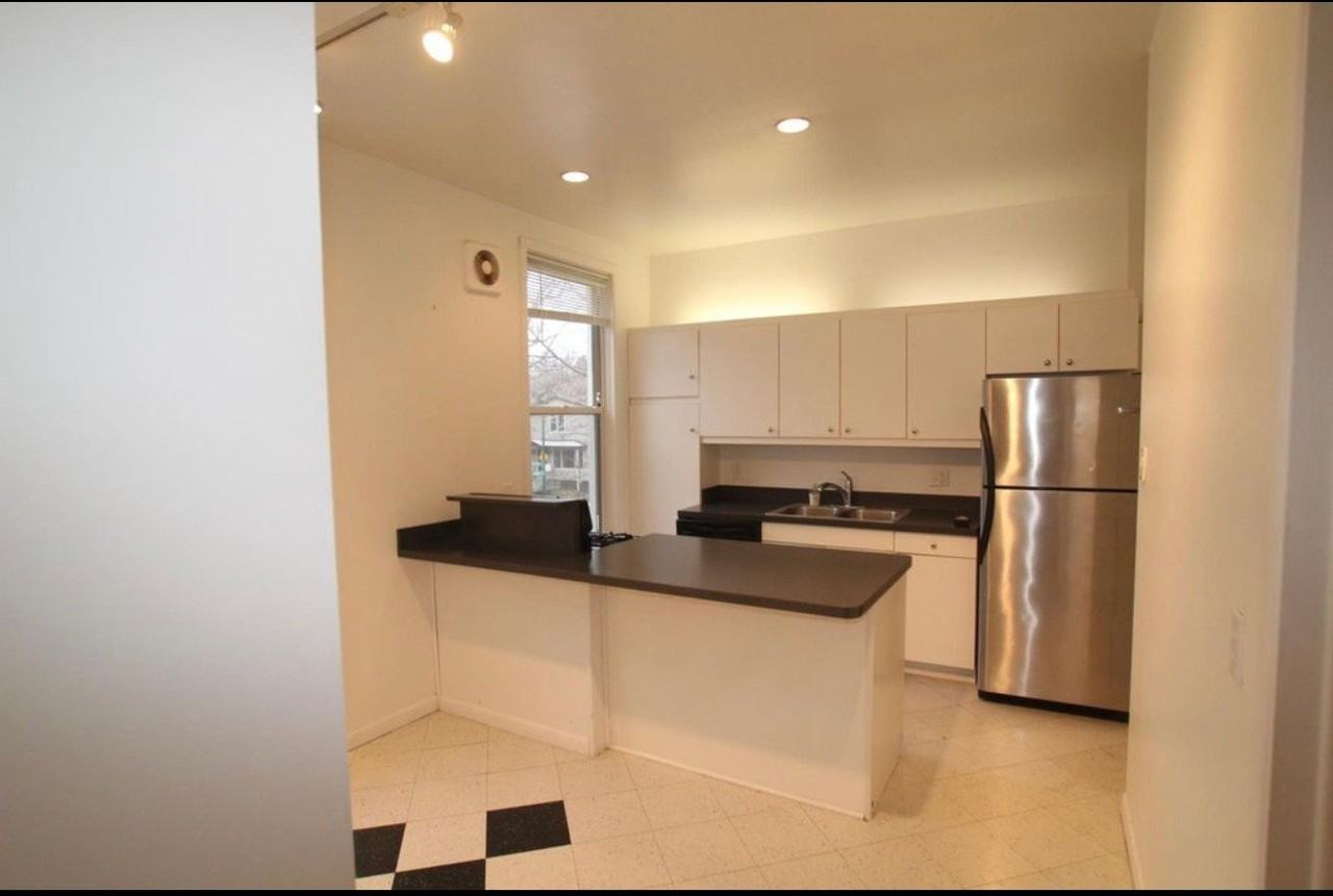 1741 W Byron St #2 - Photo 7 of 16