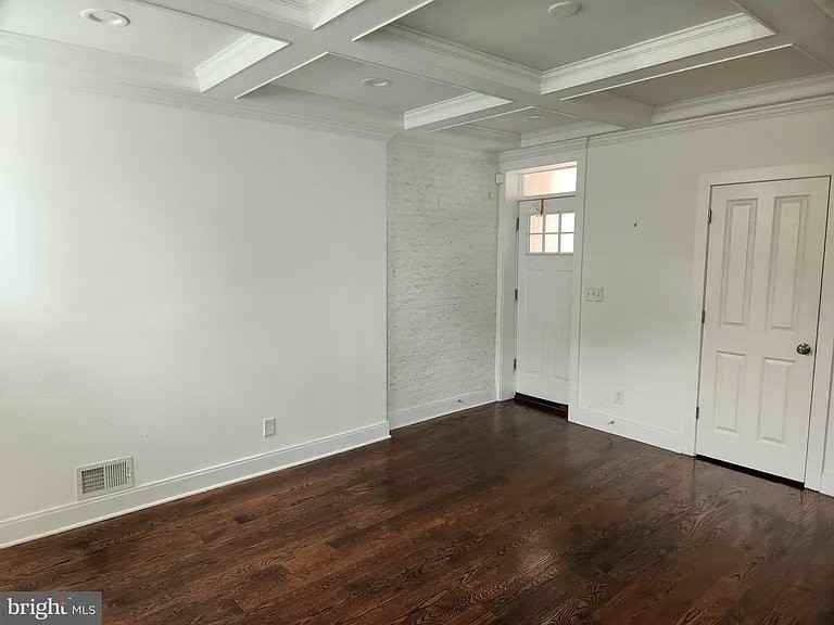 2112 E Fayette St - Photo 2 of 17