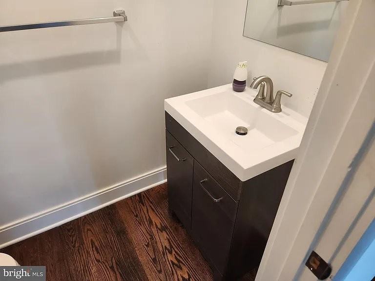 2112 E Fayette St - Photo 3 of 17