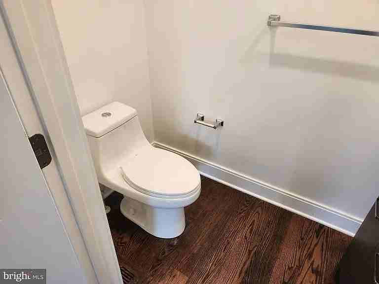 2112 E Fayette St - Photo 4 of 17