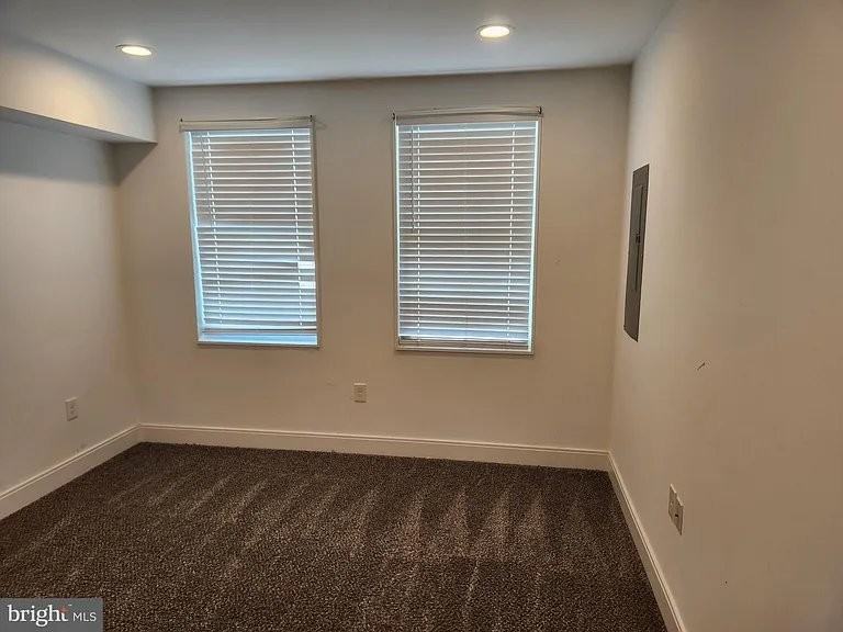 2112 E Fayette St - Photo 7 of 17