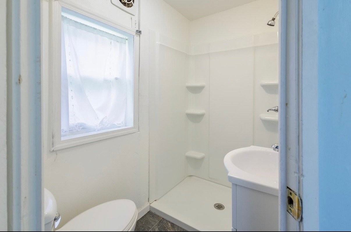 724 Haines Ave - Photo 4 of 7