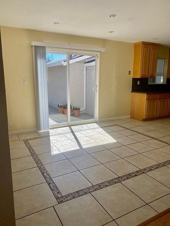 19787 Wheaton Dr - Photo 4 of 14
