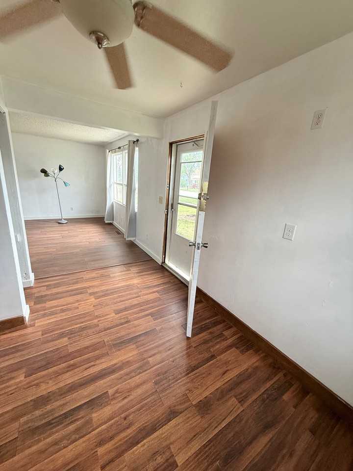 728 Halley Ave - Photo 5 of 8