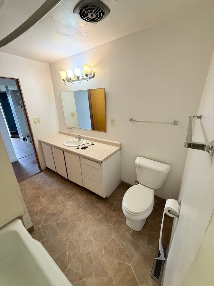 728 Halley Ave - Photo 6 of 8