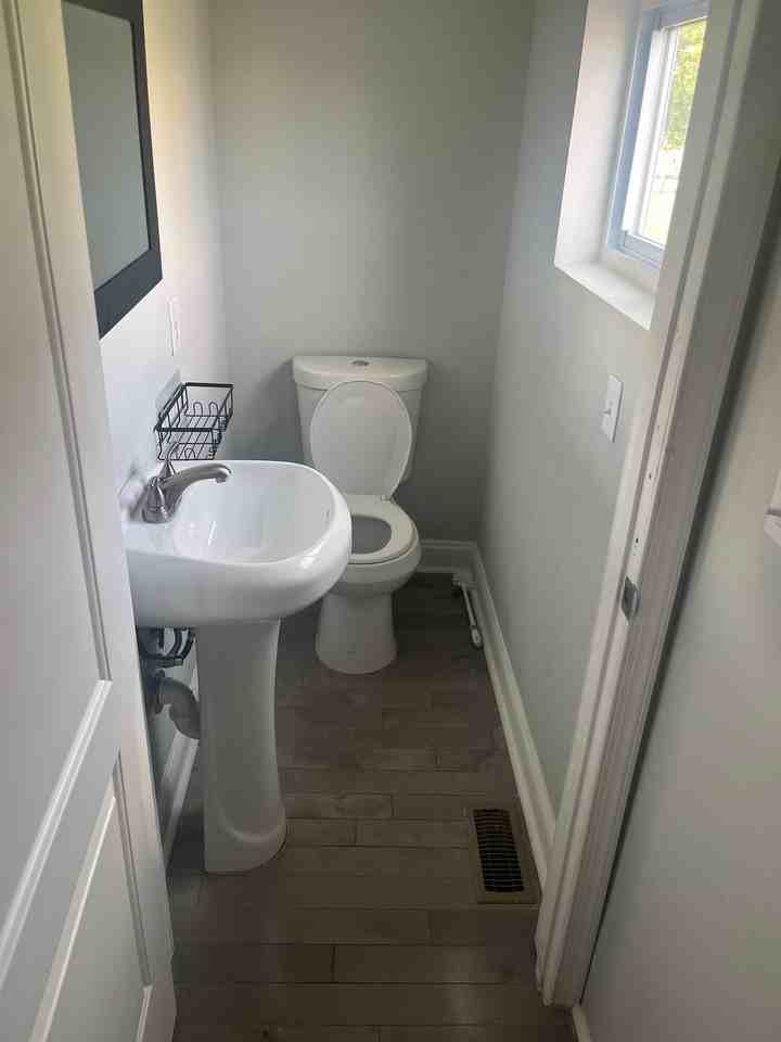 11 S Schroeder St - Photo 3 of 9