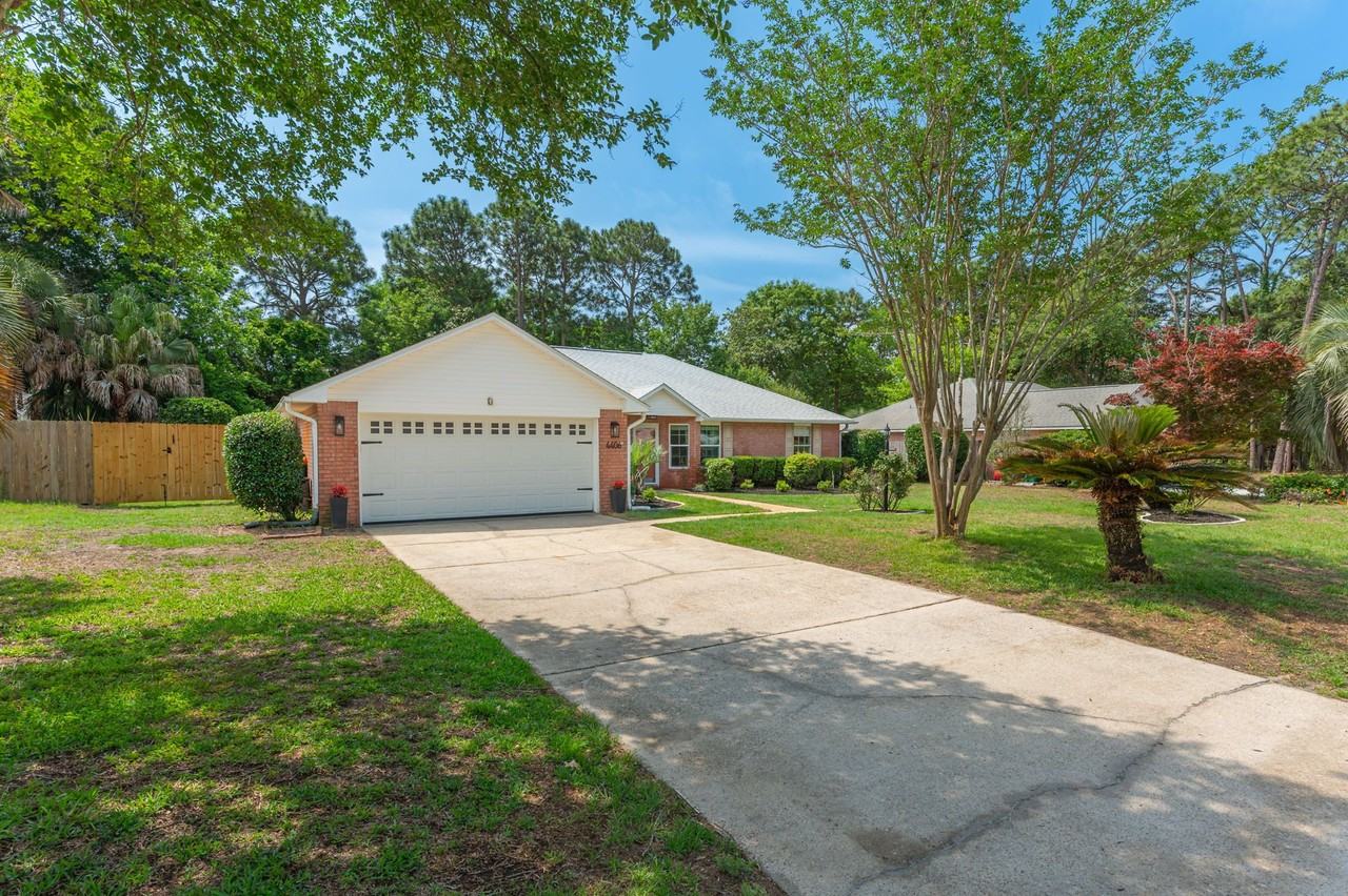 4406 Southminster Cir - Photo 3 of 50