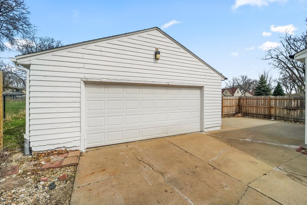 2312 Valley High Dr - Photo 2 of 14