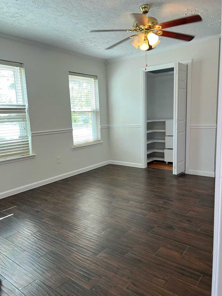 9722 Galston Ln - Photo 2 of 6