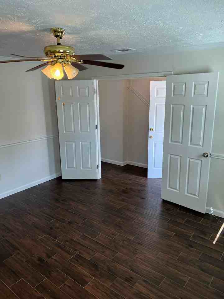 9722 Galston Ln - Photo 3 of 6