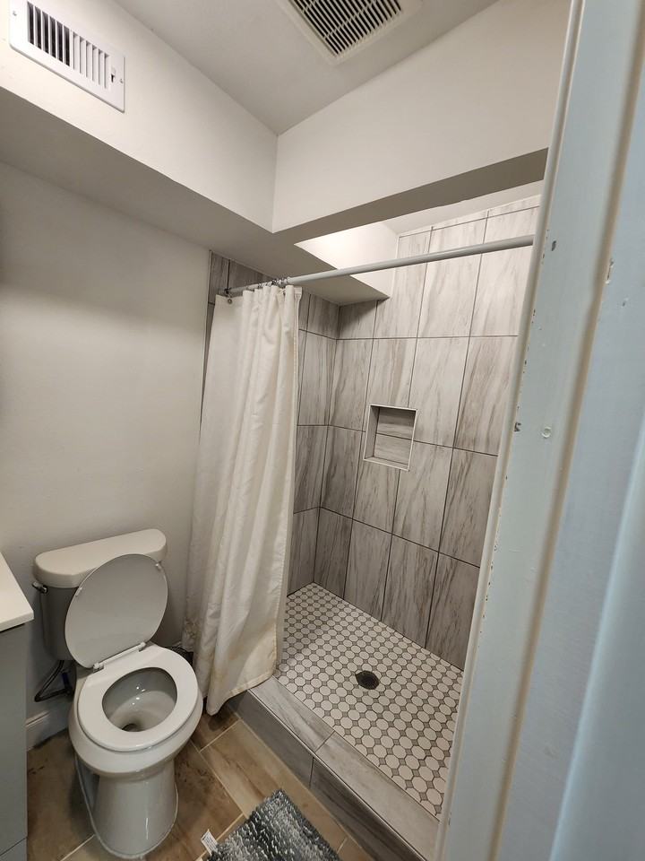 12014 N Eldridge Pkwy - Photo 6 of 7