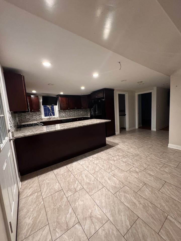 218 S 13th Ave #2 - Photo 3 of 9