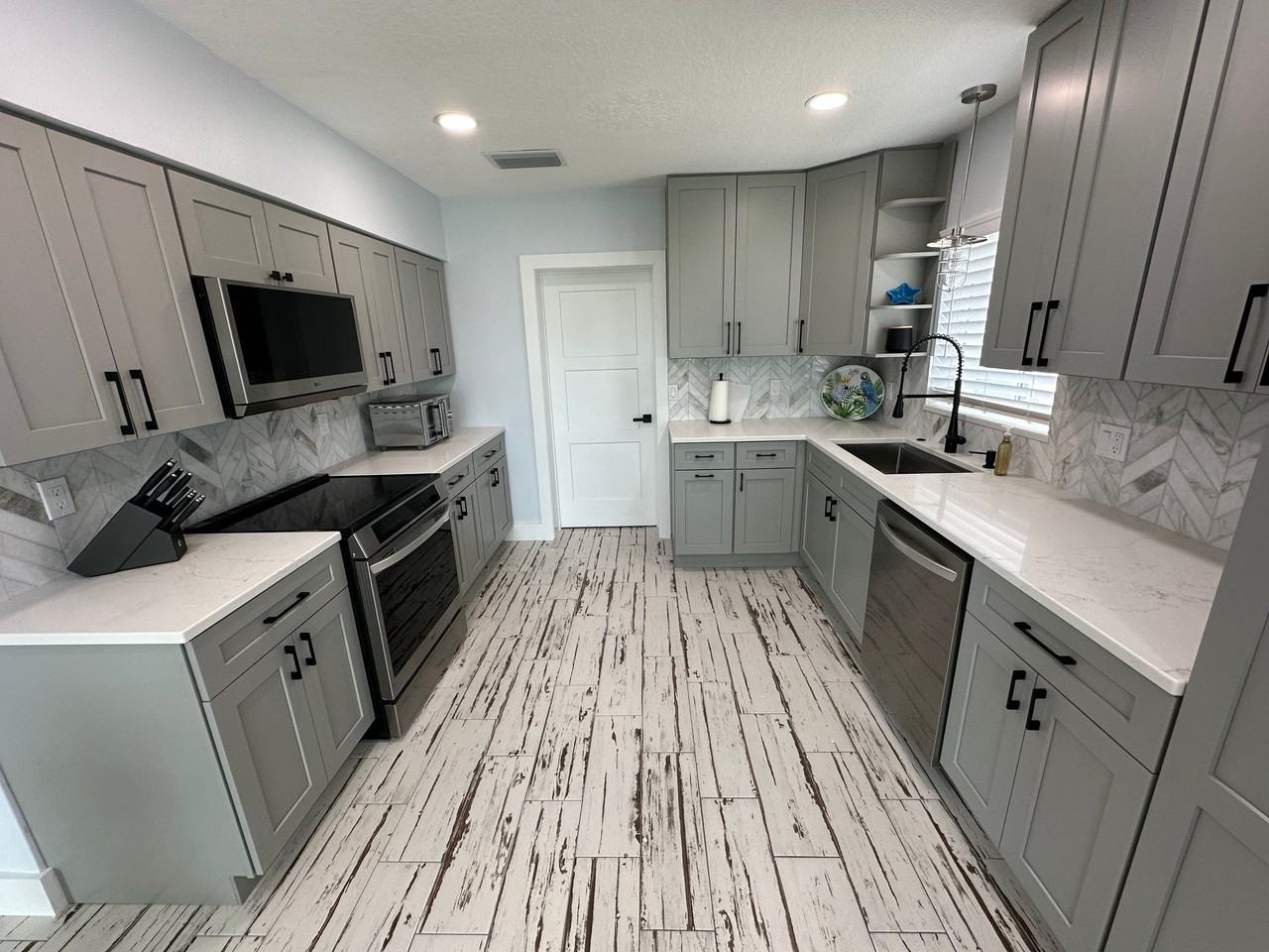 17727 Long Point Dr - Photo 6 of 20