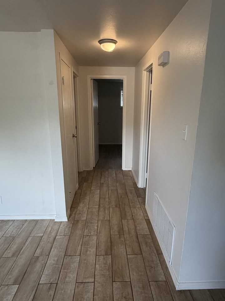 200 16th Avenue Ct - Photo 5 of 20