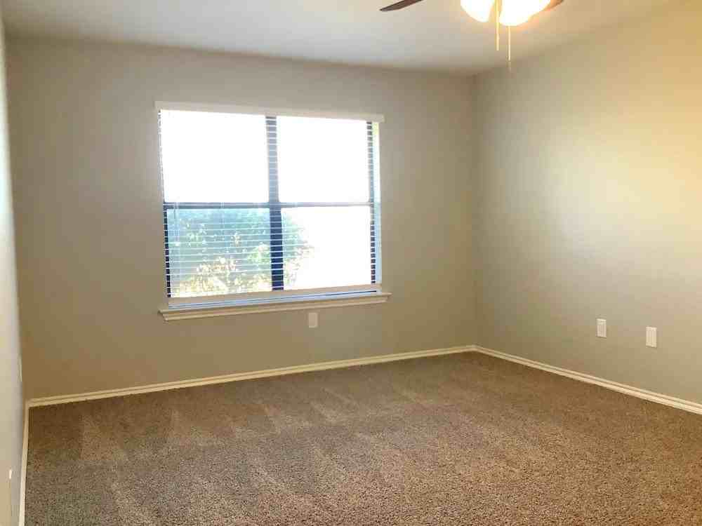1429 Brenda Dr - Photo 2 of 6