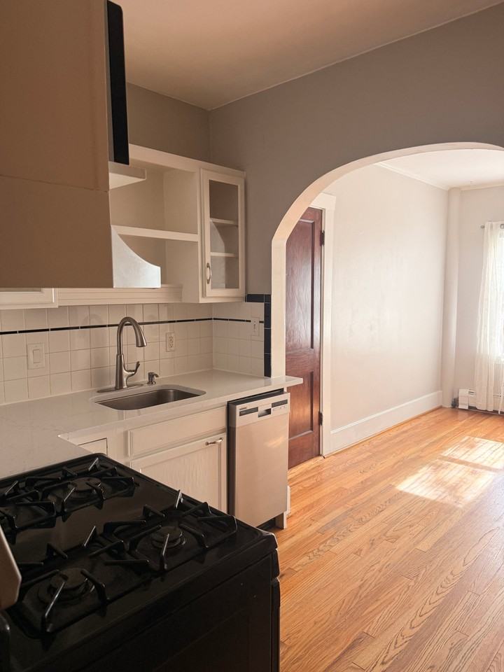1560 N High St #5 - Photo 5 of 18