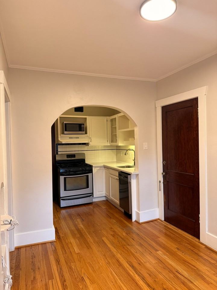 1560 N High St #5 - Photo 7 of 18