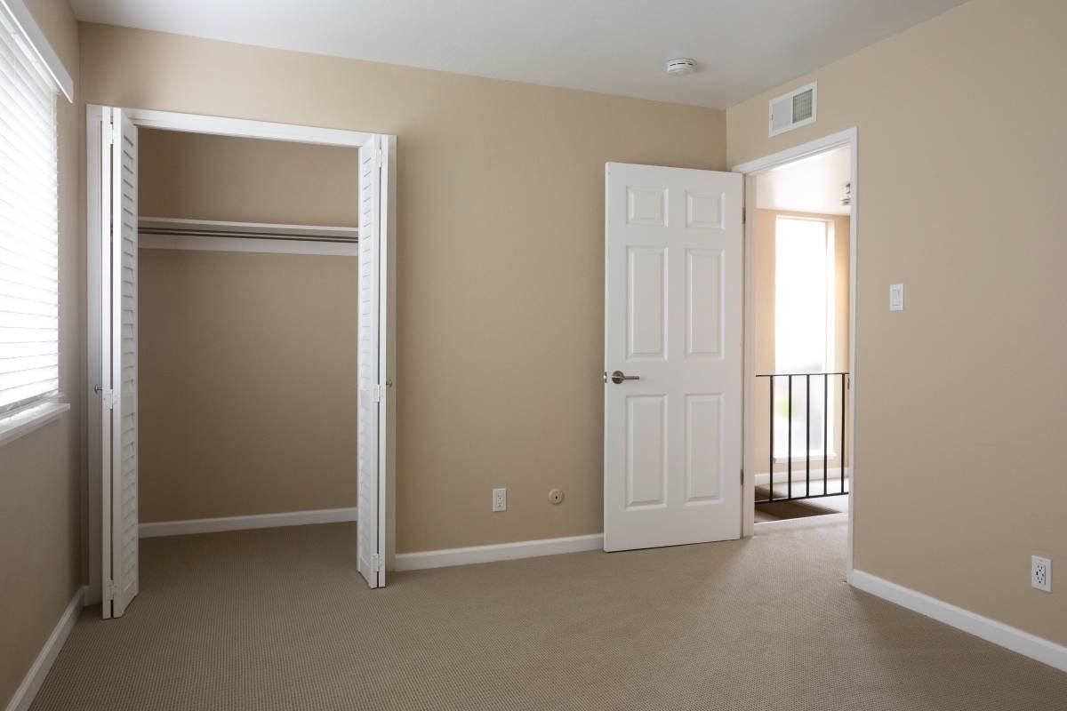 2525 Sir Francis Drake Blvd - Photo 6 of 8