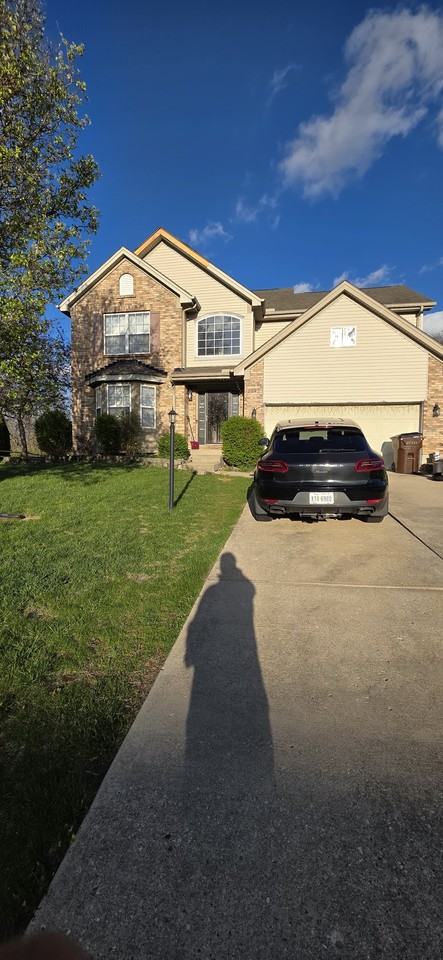 2545 Hillsdale Dr - Photo 2 of 10