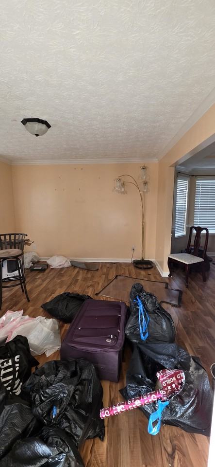 2545 Hillsdale Dr - Photo 4 of 10