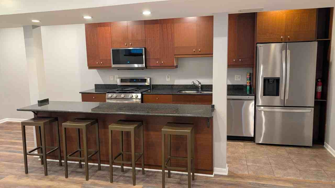 429 E 45th Pl - Photo 2 of 20
