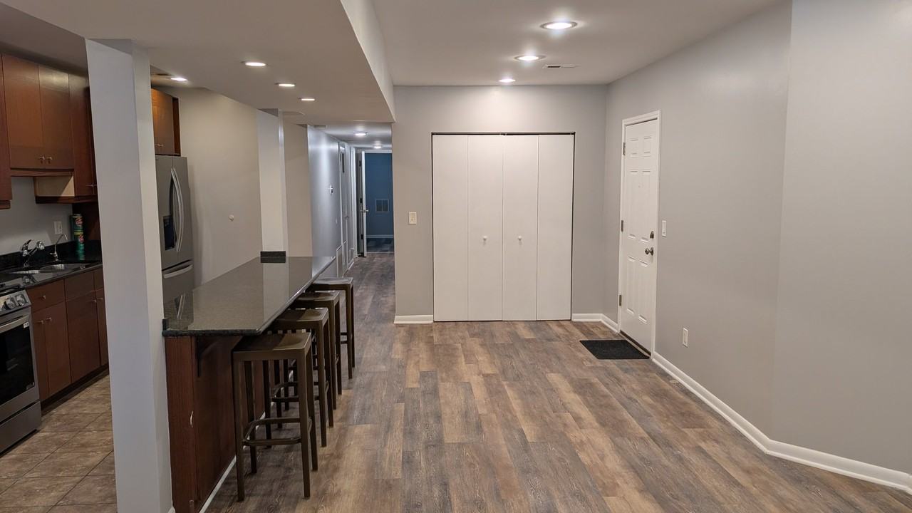 429 E 45th Pl - Photo 3 of 20