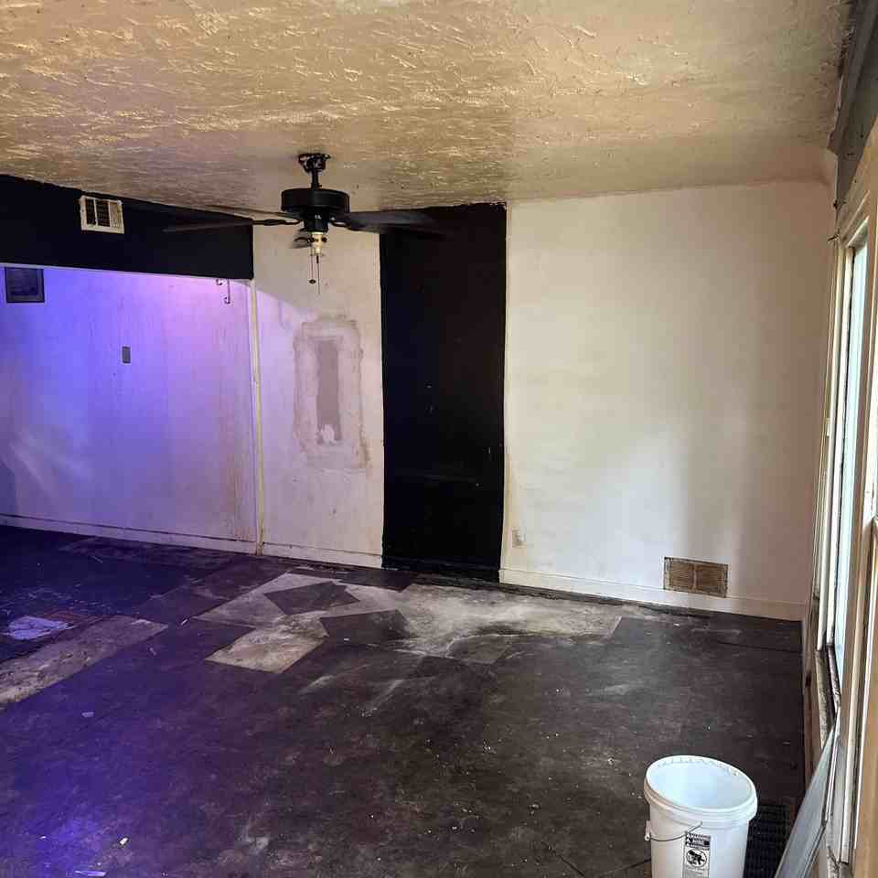 4331 Rozier Dr - Photo 2 of 10