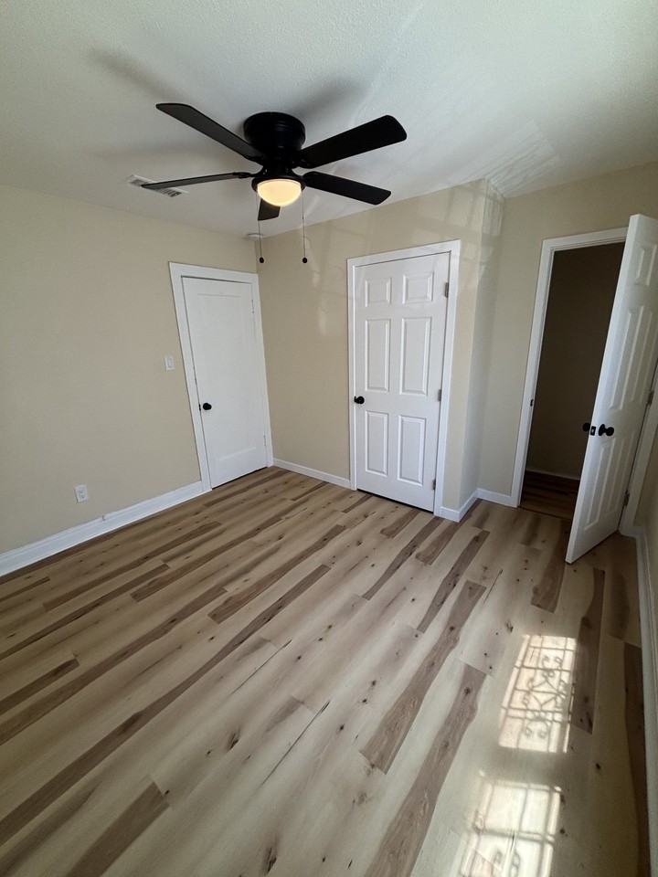2132 W 84th Pl - Photo 3 of 6