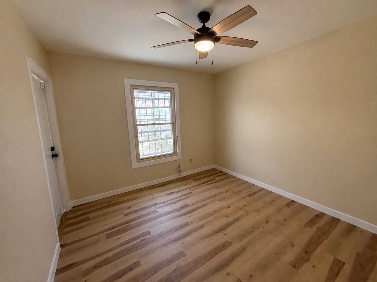 2132 W 84th Pl - Photo 3 of 5