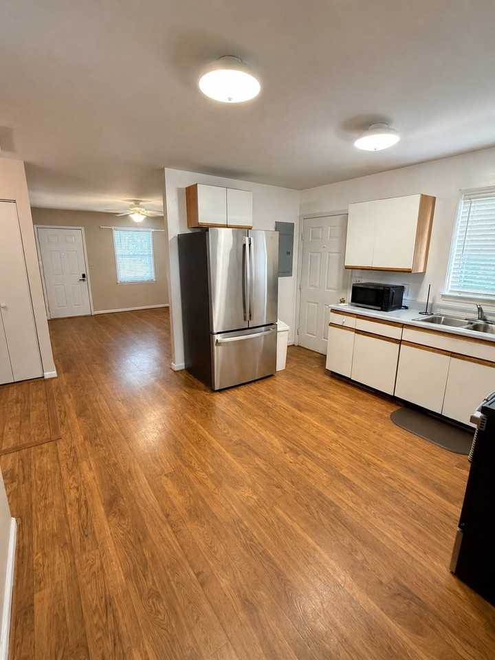 111 Watzel Ln - Photo 2 of 9