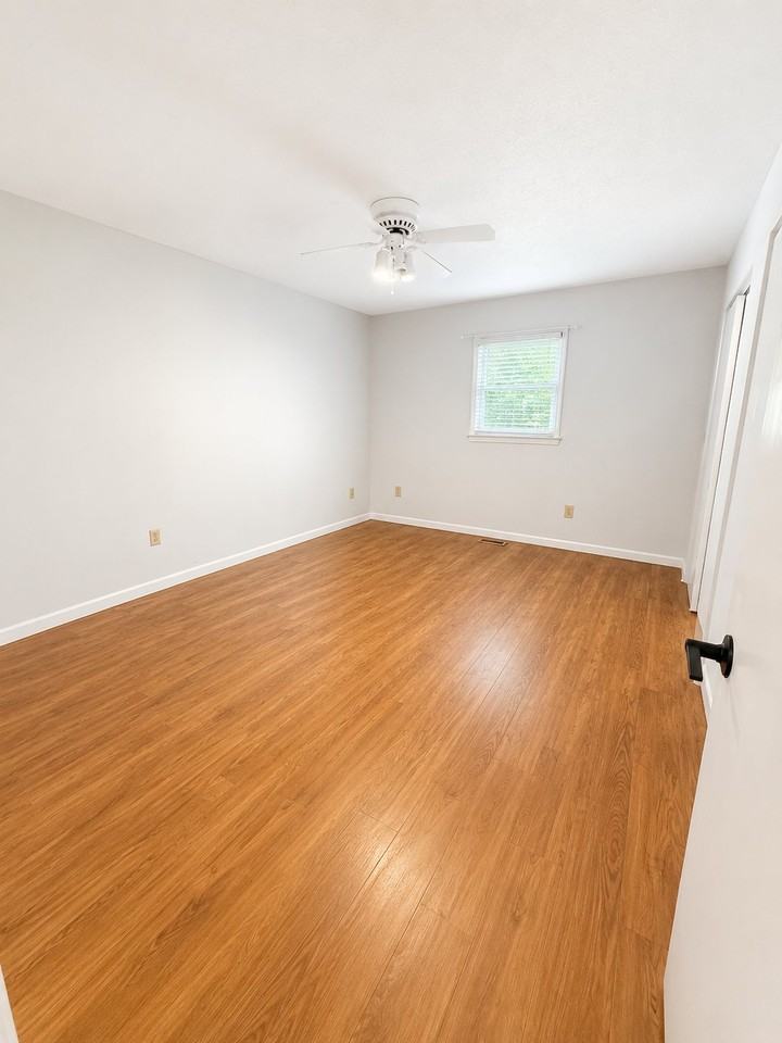 111 Watzel Ln - Photo 7 of 9