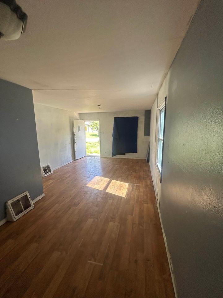 212 Cameron Rd - Photo 6 of 20