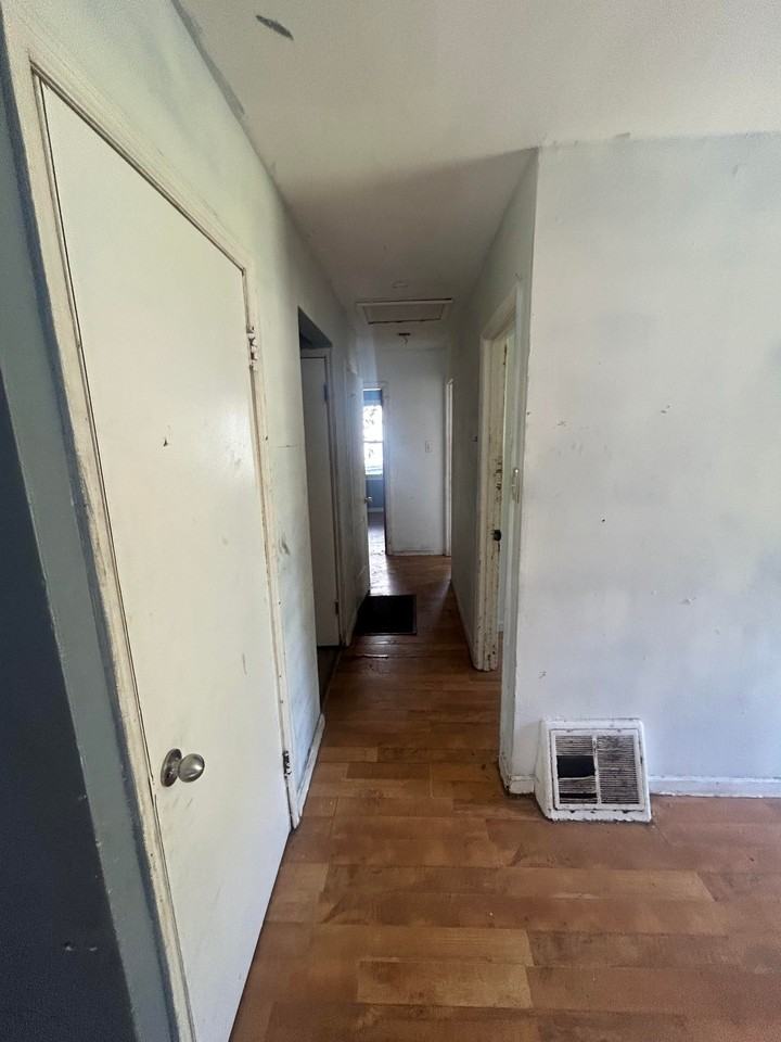 212 Cameron Rd - Photo 7 of 20