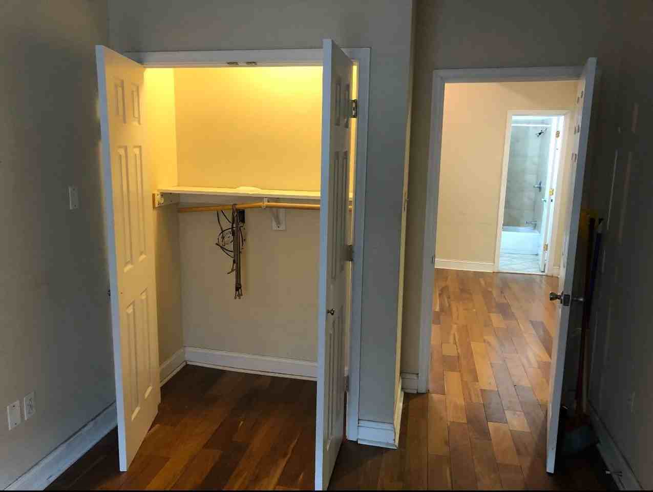 1525 W Girard Ave #2F - Photo 4 of 9